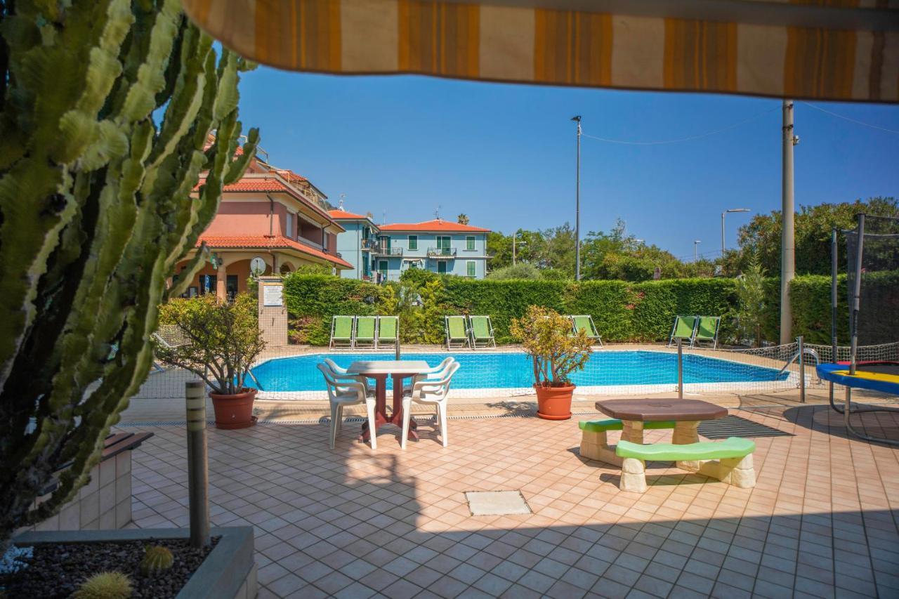 Residence Villa Gloria Borgio Verezzi Exterior foto